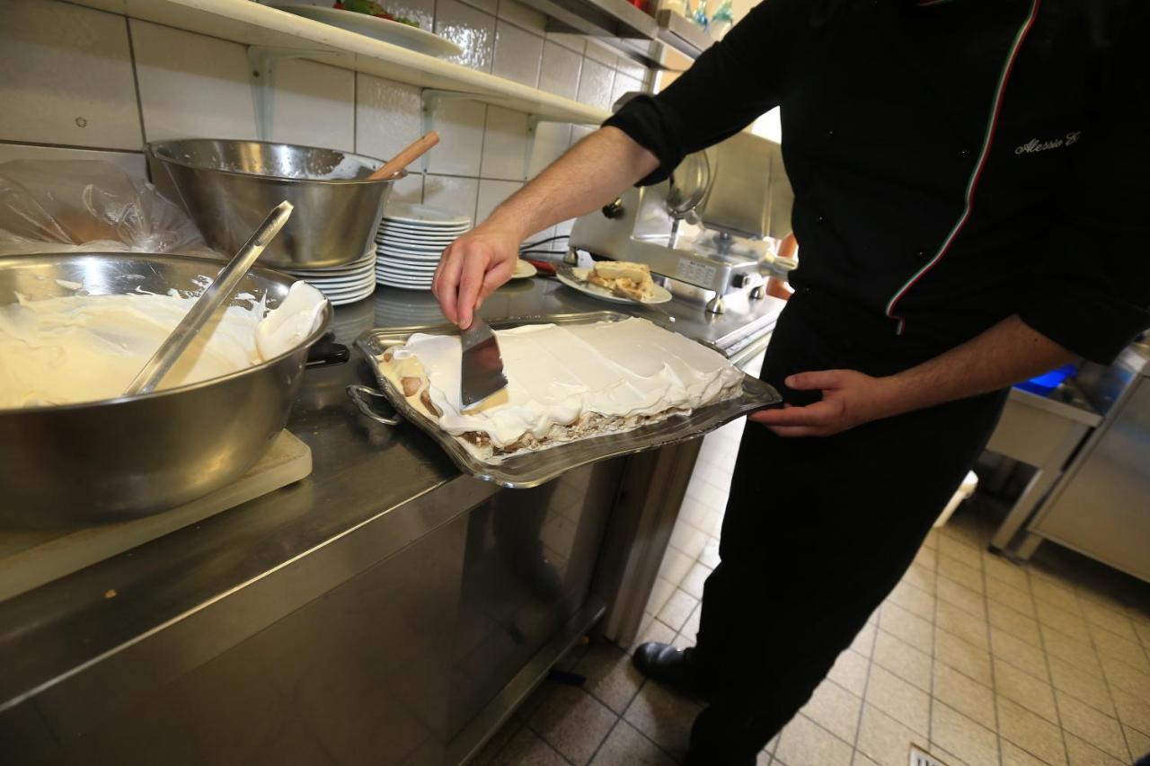 La Locanda Ristorante Pizzeria Garni Ohlstadt Bagian luar foto